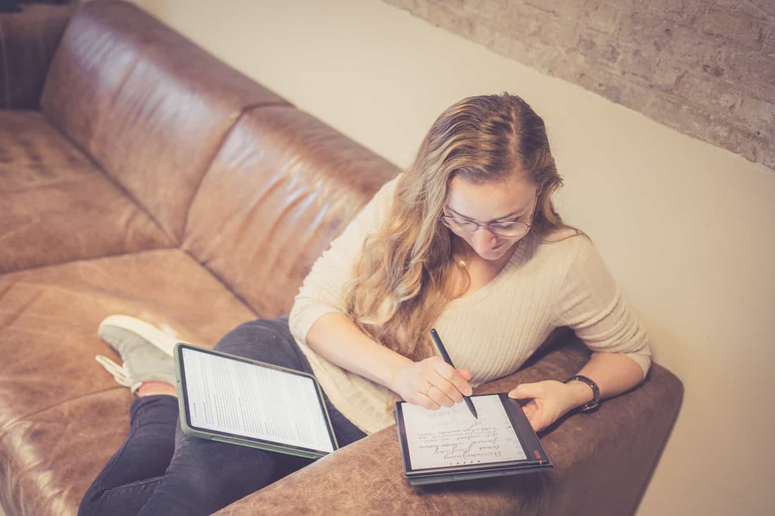 Super SEO '24 Shoot (C) www.guidohibma.nl - Fotograaf-402 Hand met klant